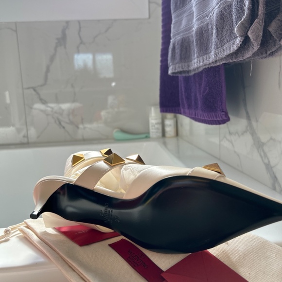 Shoes - Picture 3 of 3